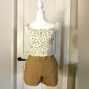 BANANA REPULIC WOMEN HIGH RISE CASUAL SHORT SIDE BUTTONS KHAKI SZ 4